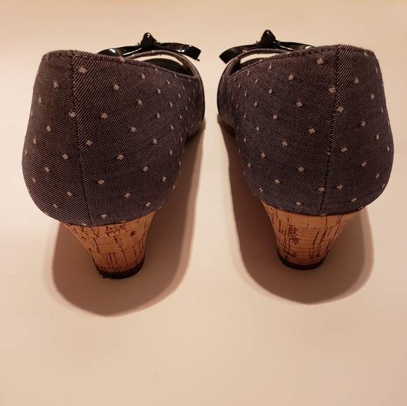 Chambray Style Open Toe Wedge - Picture 3 of 5